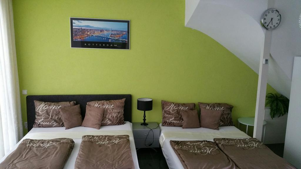 Sewdien'S Apartment Maashaven Rotterdam Ruang foto