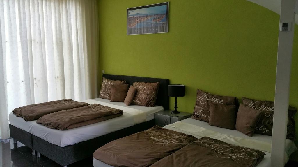 Sewdien'S Apartment Maashaven Rotterdam Ruang foto