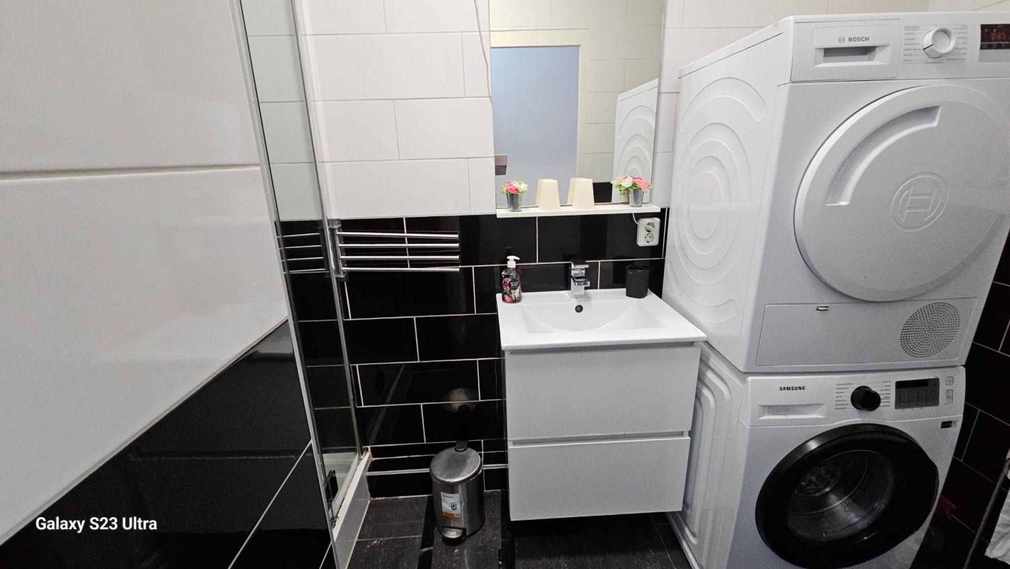 Sewdien'S Apartment Maashaven Rotterdam Bagian luar foto